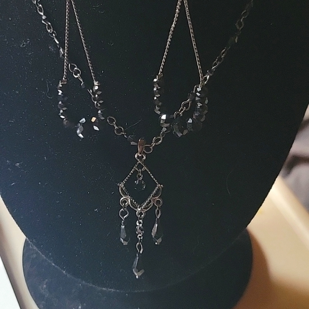 BLACK & SILVERTONE NWOT  NECKLACE & EARRING SET
